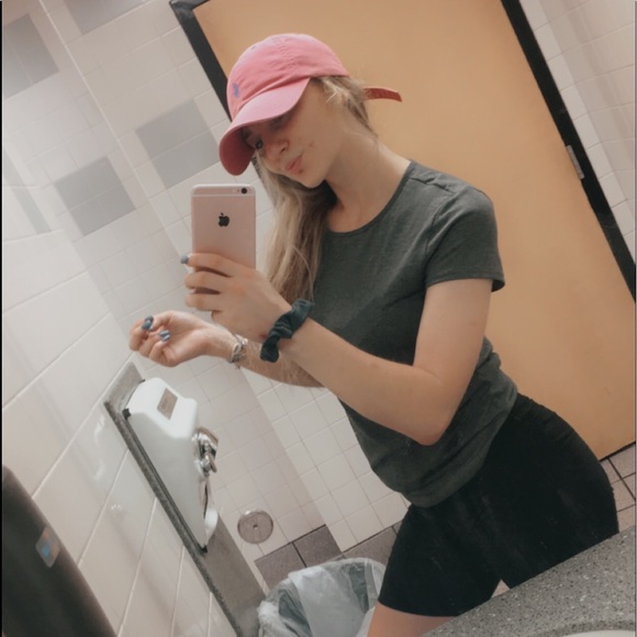 Meet your Posher, Haleigh - Picture 1 of 1